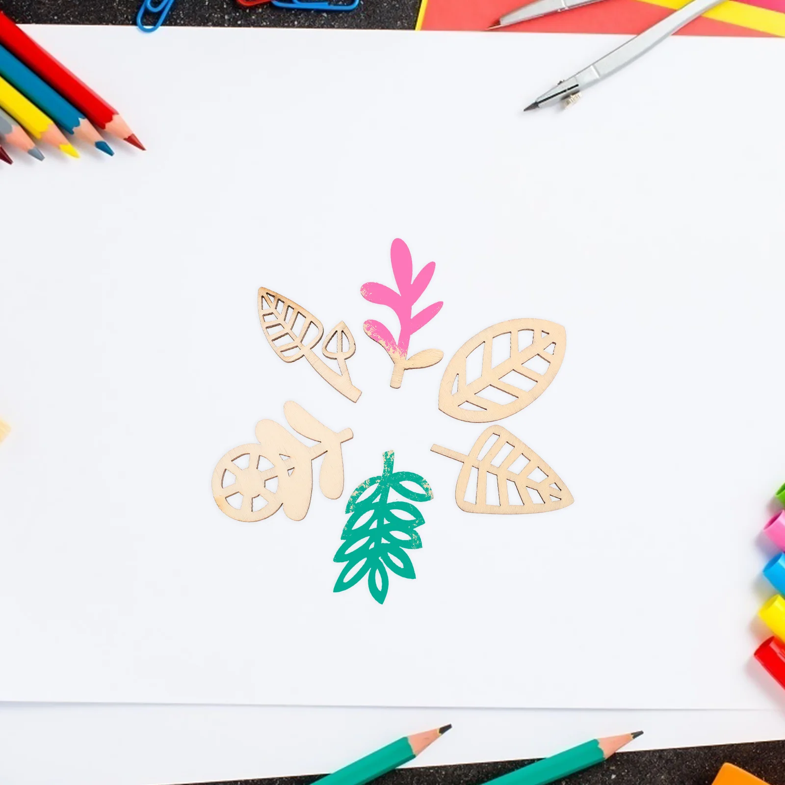 ชิ้นไม้ดีไซน์ 100 ชิ้น ไม้ธรรมชาติแบบไม่ผ่านการตกแต่ง สำหรับเด็ก งาน DIY ระบายสี วาดภาพ งานฝีมือ แขวนผนัง ของตกแต่งบ้าน