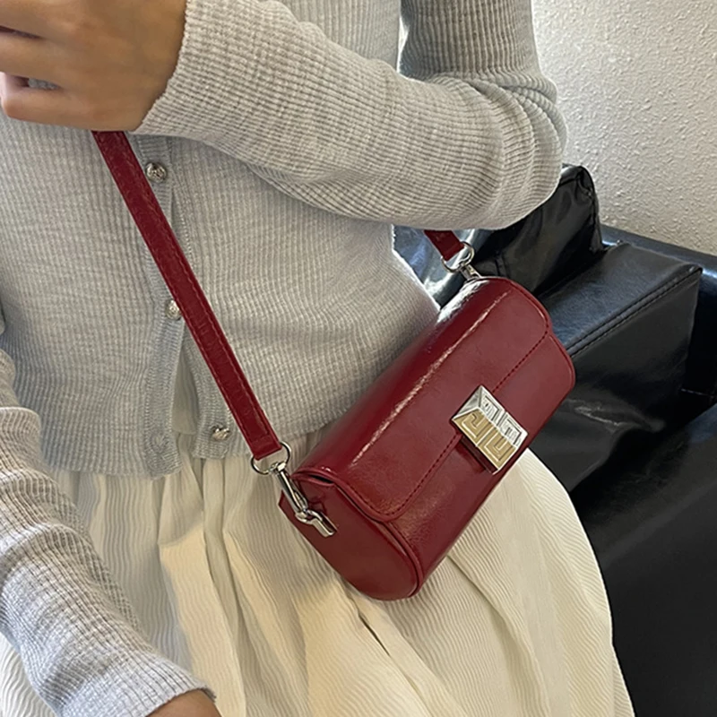 Retro Red Mini Small Square Pack For Women 2024 New Texture Chain Shoulder Bags Fashionable Versatile Female Crossbody Bag