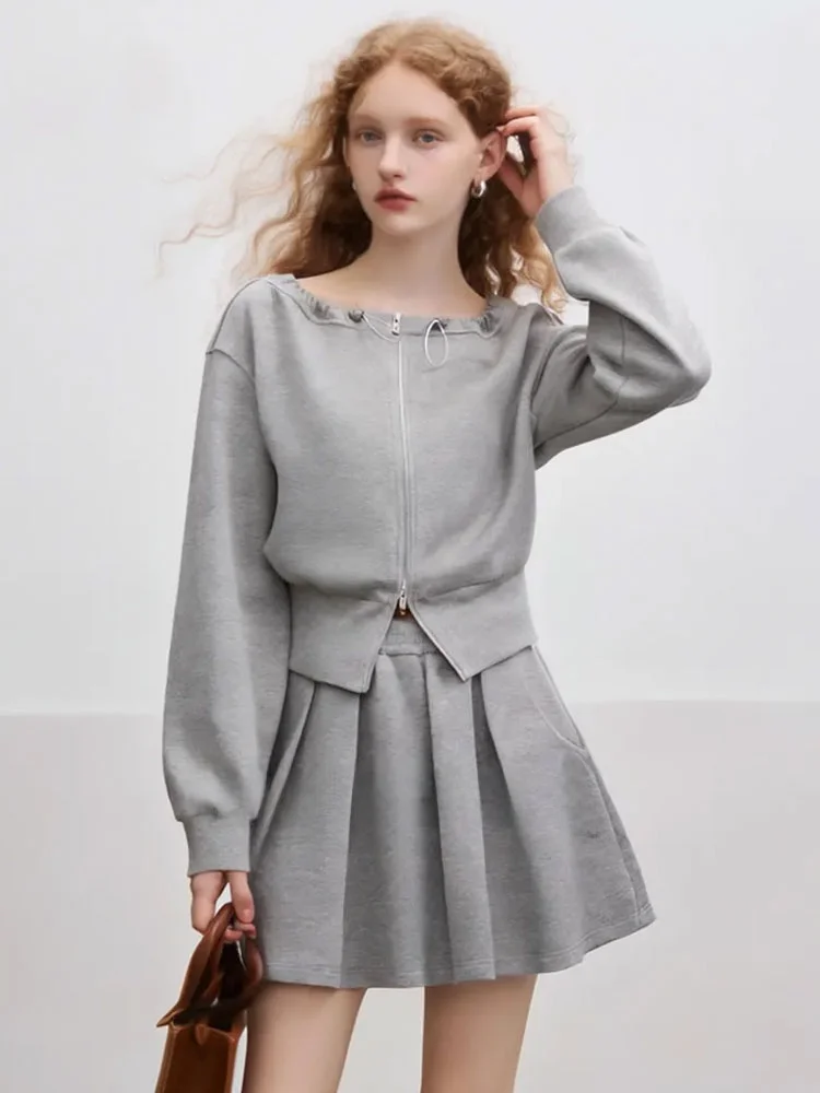 

Комплект ZhuoZhi: серый повседневный худи и юбка с высокой талией, плиссированная, с застежкой-«свиной нос», весна 2026, новый французский стиль