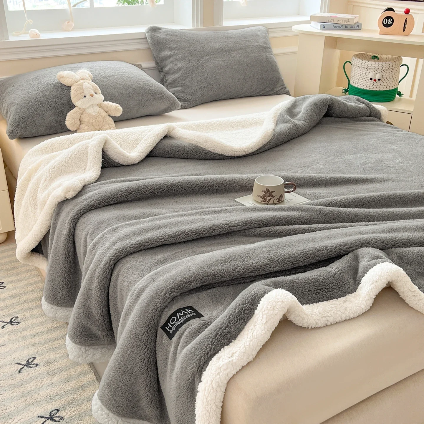 Milk Velvet Warm Spring Autumn Blanket Queen Size Artificial Lambswool Bed Blanket Home Soft Plush Throw Blankets for Sofa Bed