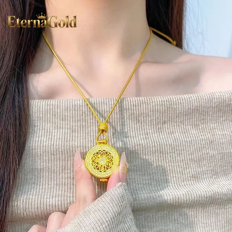 

EternaGold: Подвеска-кулон из 24-каратного золота AU999 с шестисложной мантрой для мужчин и женщин | Магнитная съемная крышка с гравировкой в виде цитаты из Священного Писания.