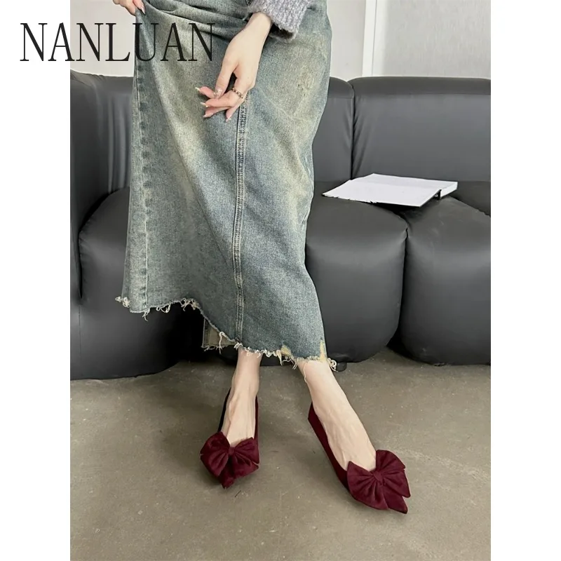 

2024 Boutique High-end Autumn Women's Shoes New Solid Color High-quality Women's Shoes Fashion Stiletto Slip-on Fashion Shoes