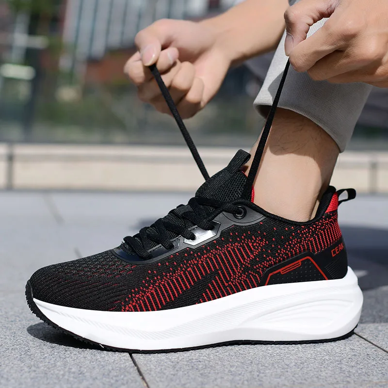 أحذية كاجوال رياضية ديناميكية وحيوية للرجال - قم بإشعال عاطفك الرياضية، مثالية لأنشطة الفريق والرياضات الخارجية #3