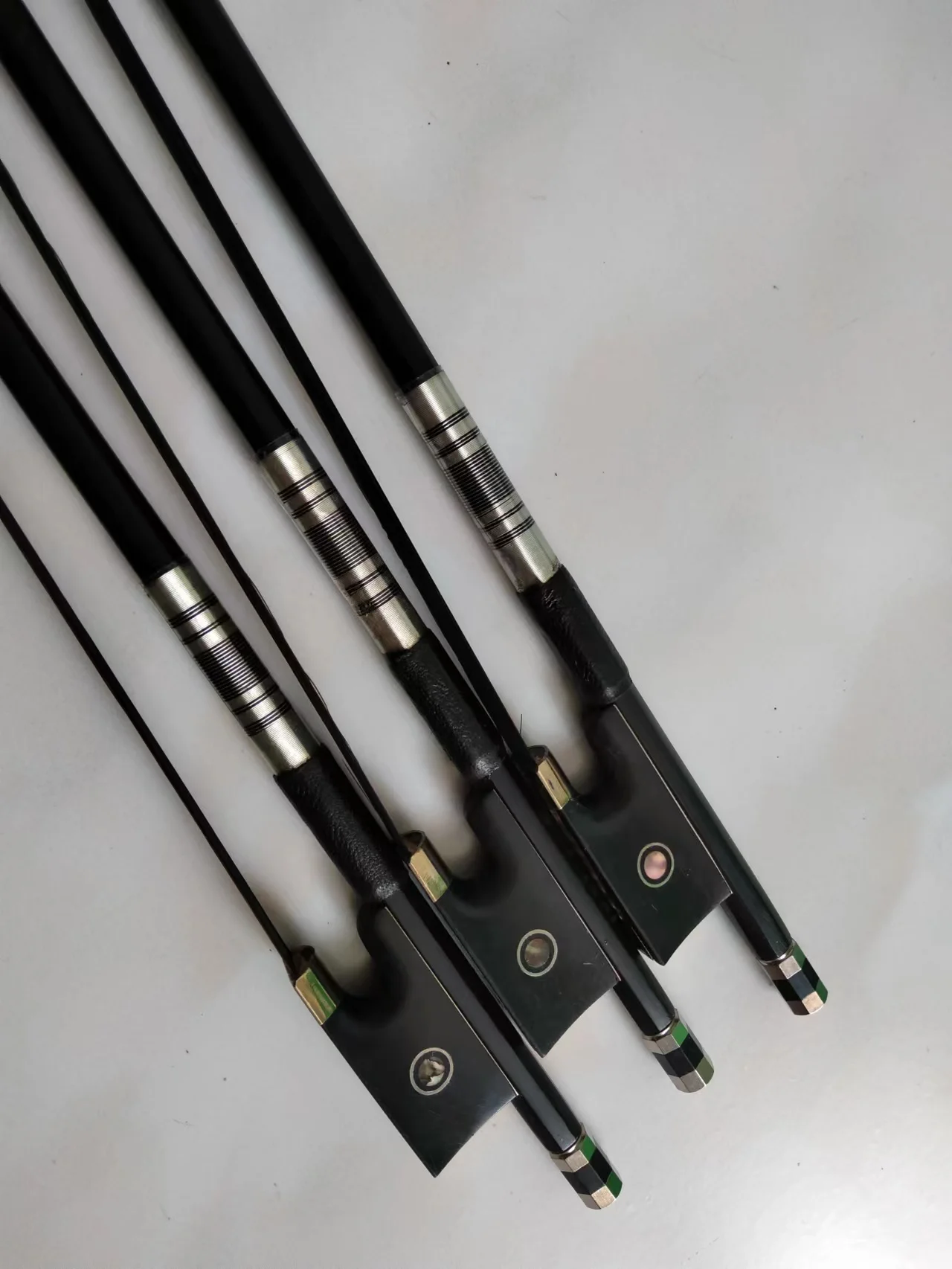 

3PCs Black Carbon Fiber VIolin Bow 4/4 with Black Bow Hair Ebony Frog Cooper Amounted