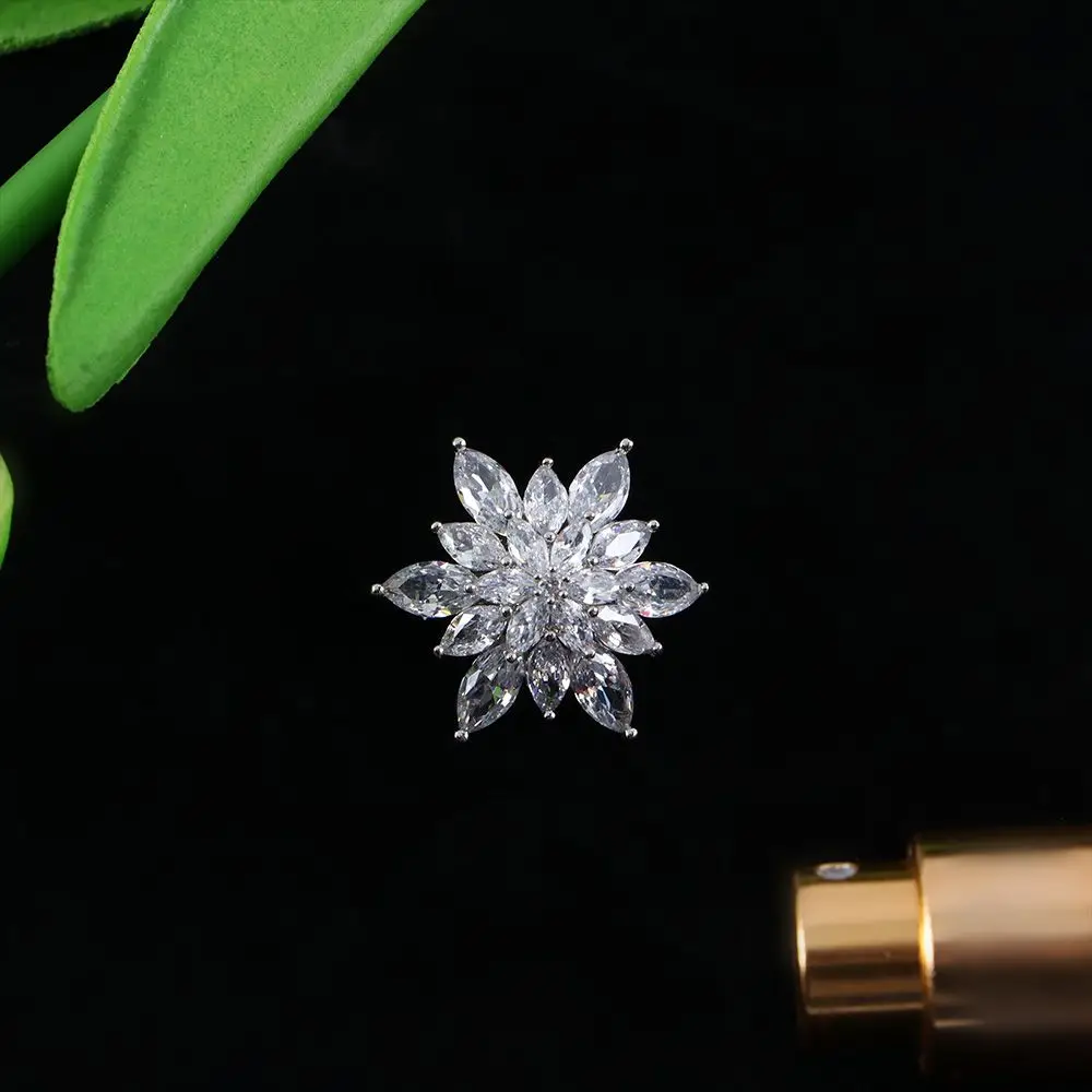 Sweater Shining Lady Snowflake Christmas Flower Fashion Accessories Women Jewelry Zircon Brooches Brooch Pins image 5