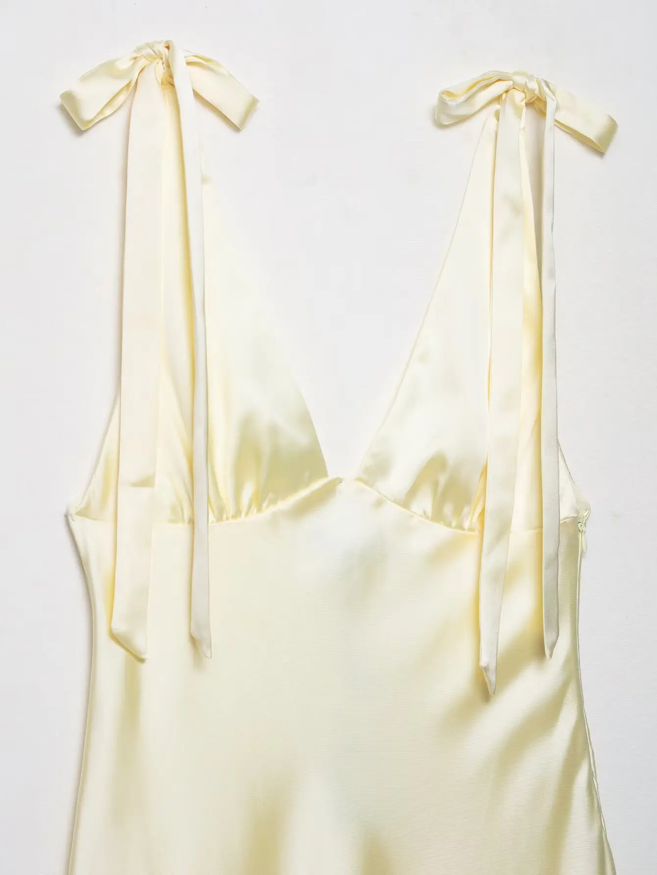 KONDALA Chic Giallo Sexy Elegante 2025 Abito da donna Cami Abito lungo Moda Backless Arco Drappeggiato Night Party Y2K Abiti femminili