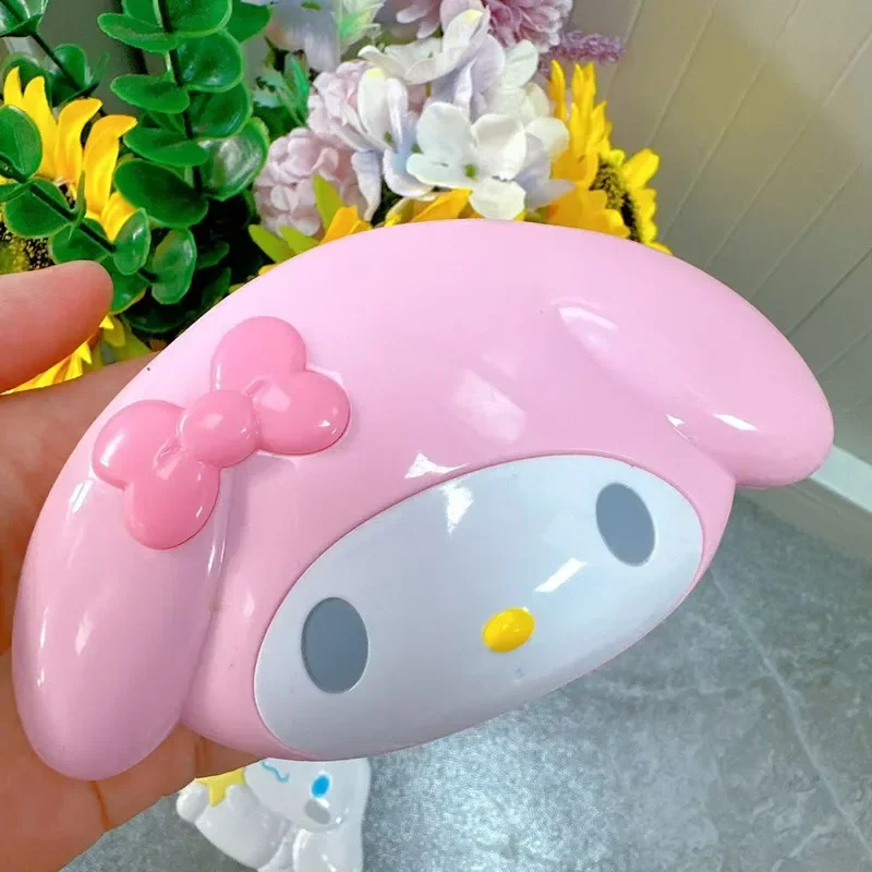 مرآة جديدة قابلة للطي من My Melody and Cinnamoroll مع مشط، مرآة مكياج كرتونية لطيفة، مرآة مدمجة محمولة لهدية السفر والمحفظة