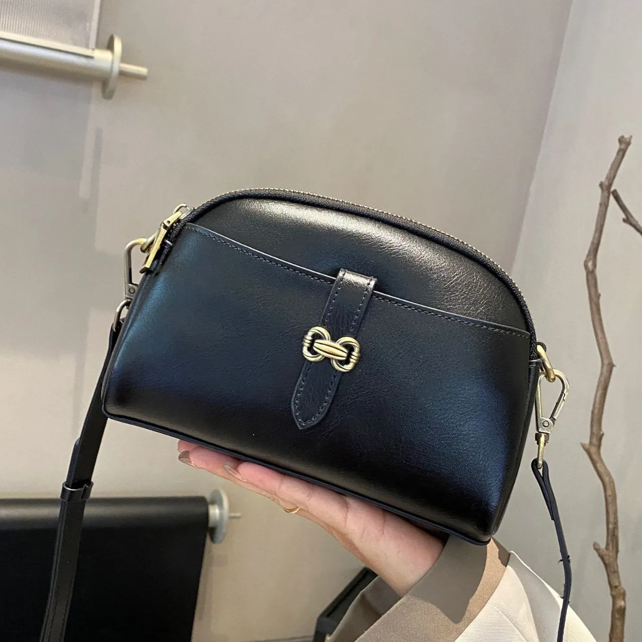 حقيبة نسائية صغيرة من جلد البقر المدبوغ بالخضراوات - تصميم بسيط وعملي صدفي، حقيبة كتف كروس خفيفة الوزن يوميًا