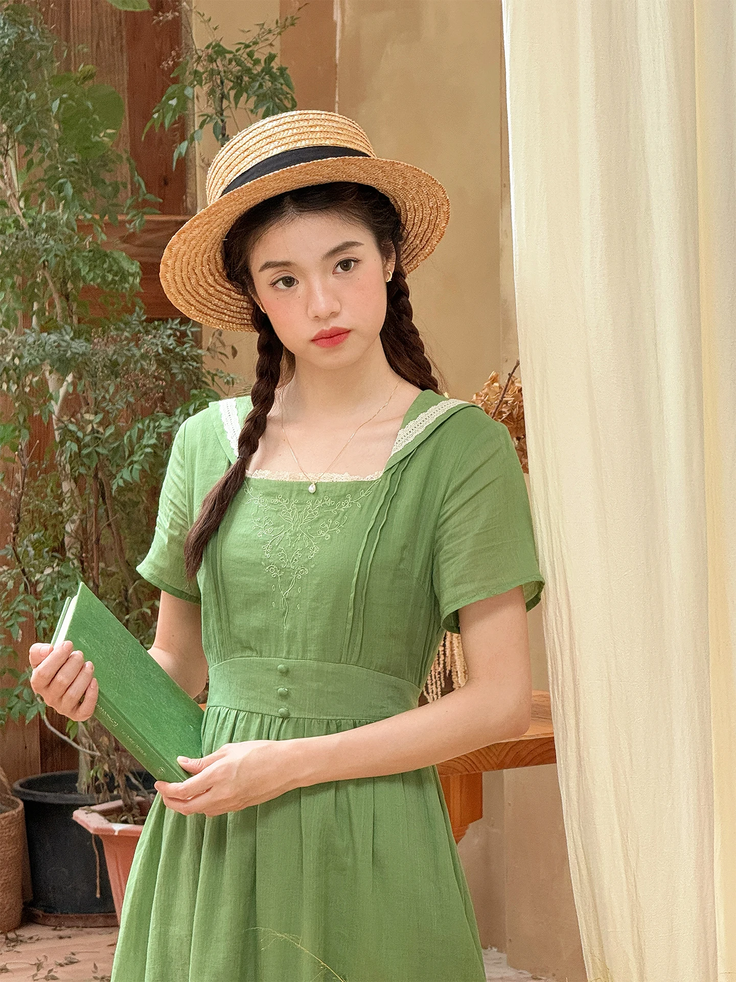 

Embroidered Hemp Cotton Cheered Dr Stand Collar Highlighting White in Ecru een Edwardian Sle A-Line Skirt for Women