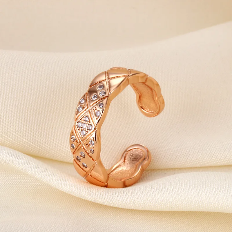 

Viral Champagne Gold Quilted Ring, Luxury Diamond Pattern Band for Women. Minimalist Geometric Statement Ring