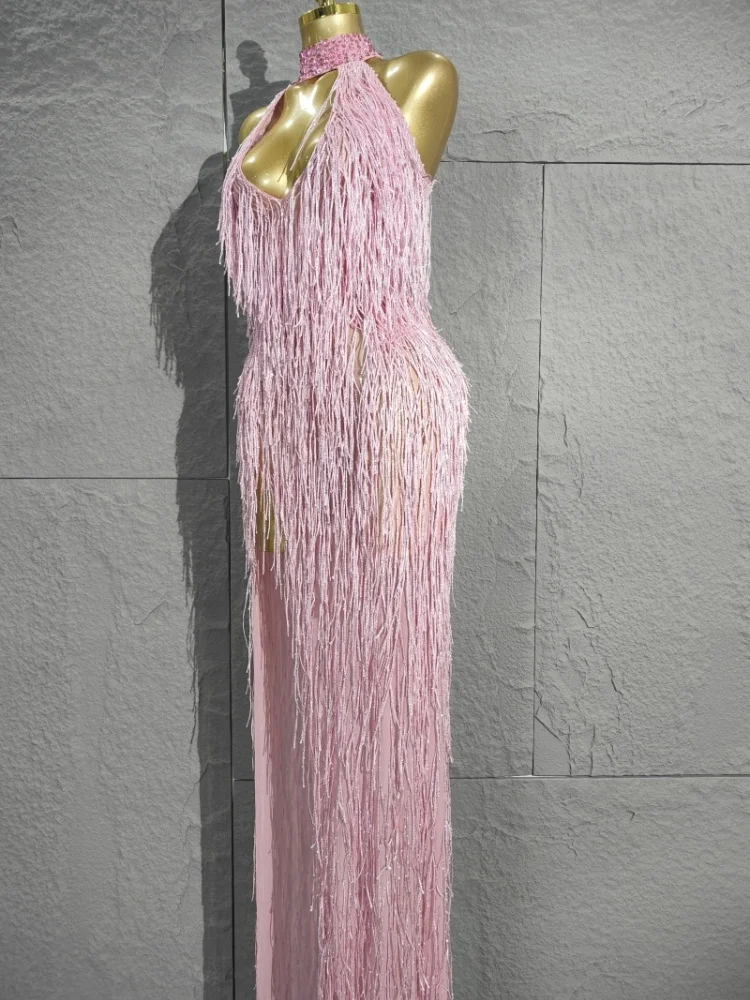 2025 Mini robe glamour en plumes bleu clair et strass - Manches bouffantes, détails transparents pour la discothèque de fête sur scène