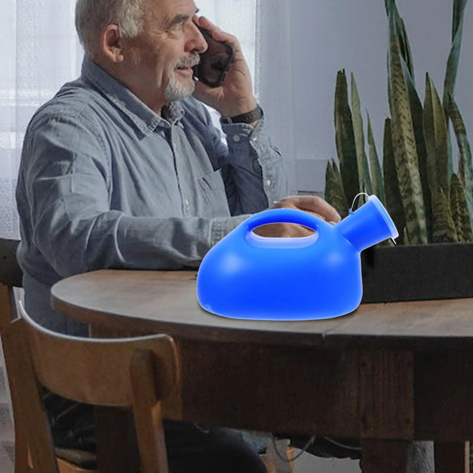 

Urinal with Lid 2000ml Spill Proof Urine Jar Home Chamber Pot Plastic for Elderly Aldult Man