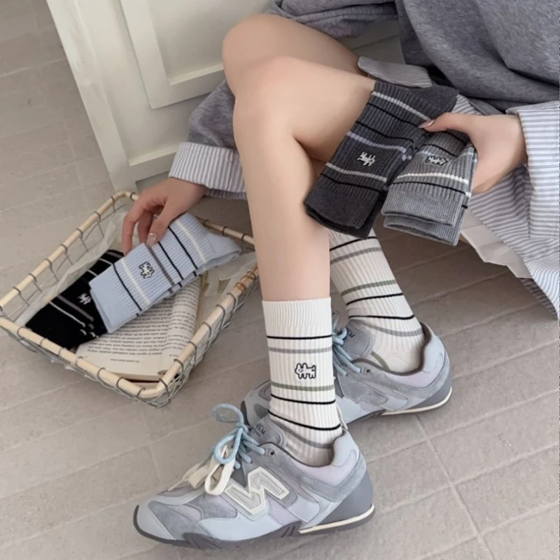 

Женские носки, осенние и зимние повседневные полосатые носки среднего размера, женские вязаные хлопковые носки в стиле Лолиты с вышивкой щенков, милые носки Kawaii