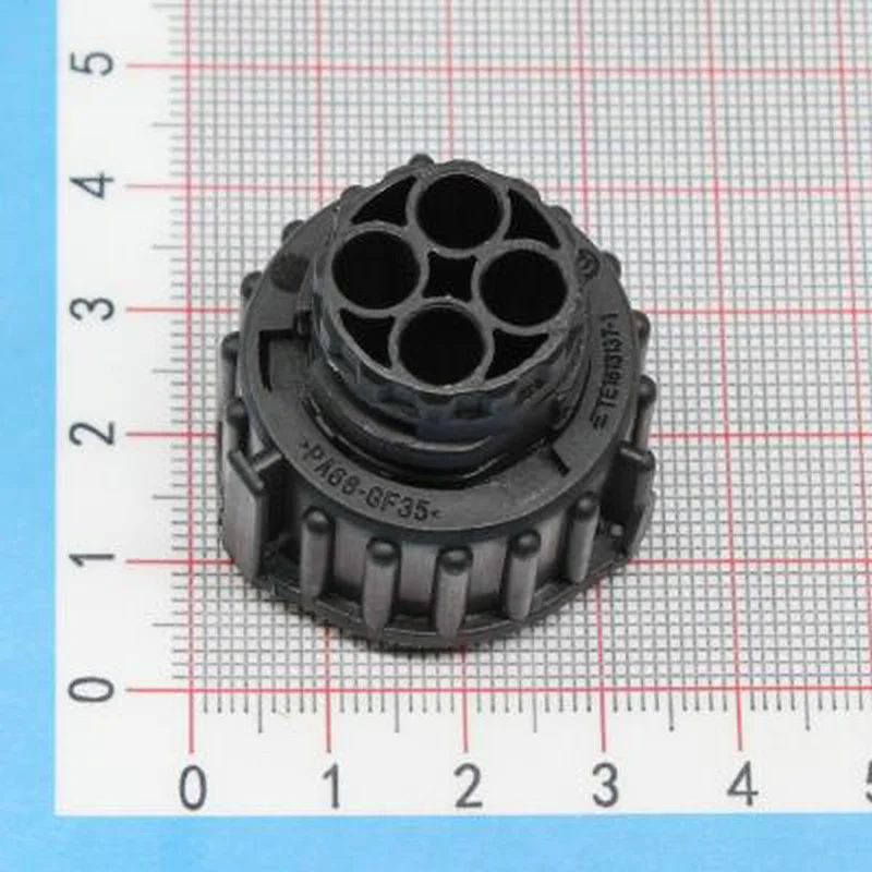 5PCS Original Connector 1-1813099-2 3P black round female shell
