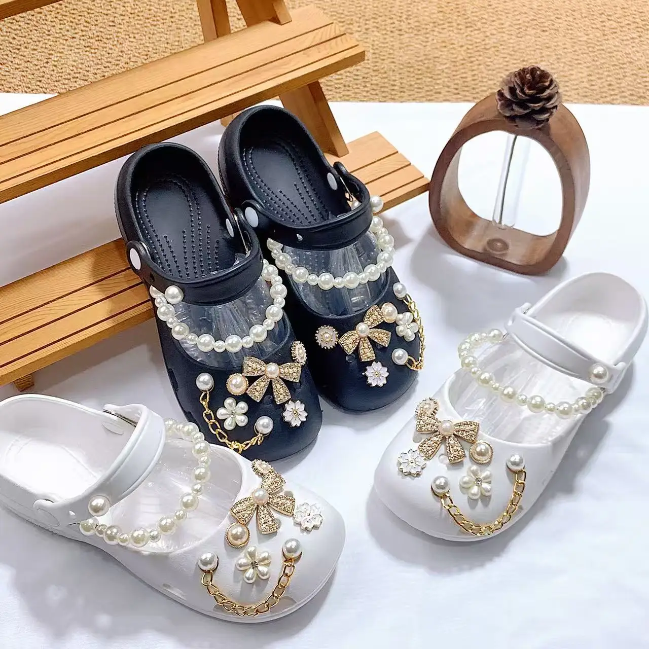 Zuecos Mary Jane para mujer, zuecos de ballet con lazo de pedrería, zapatos de jardín con suela gruesa de EVA, sandalias de playa antideslizantes de doble uso con punta cerrada para exteriores.