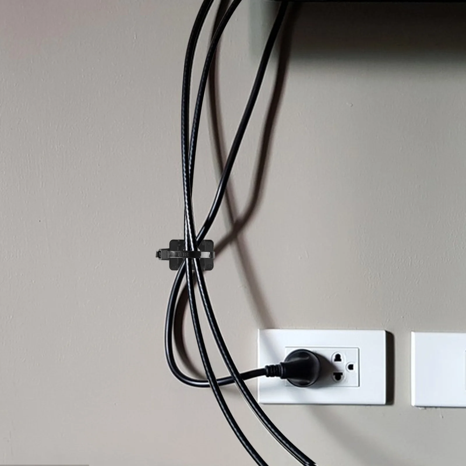 

100Pcs Cable Tie Base Saddle Type Mounts Stable Wire Holders Cable Management Clips Zip Tie Mounts Wire Mounting Clips