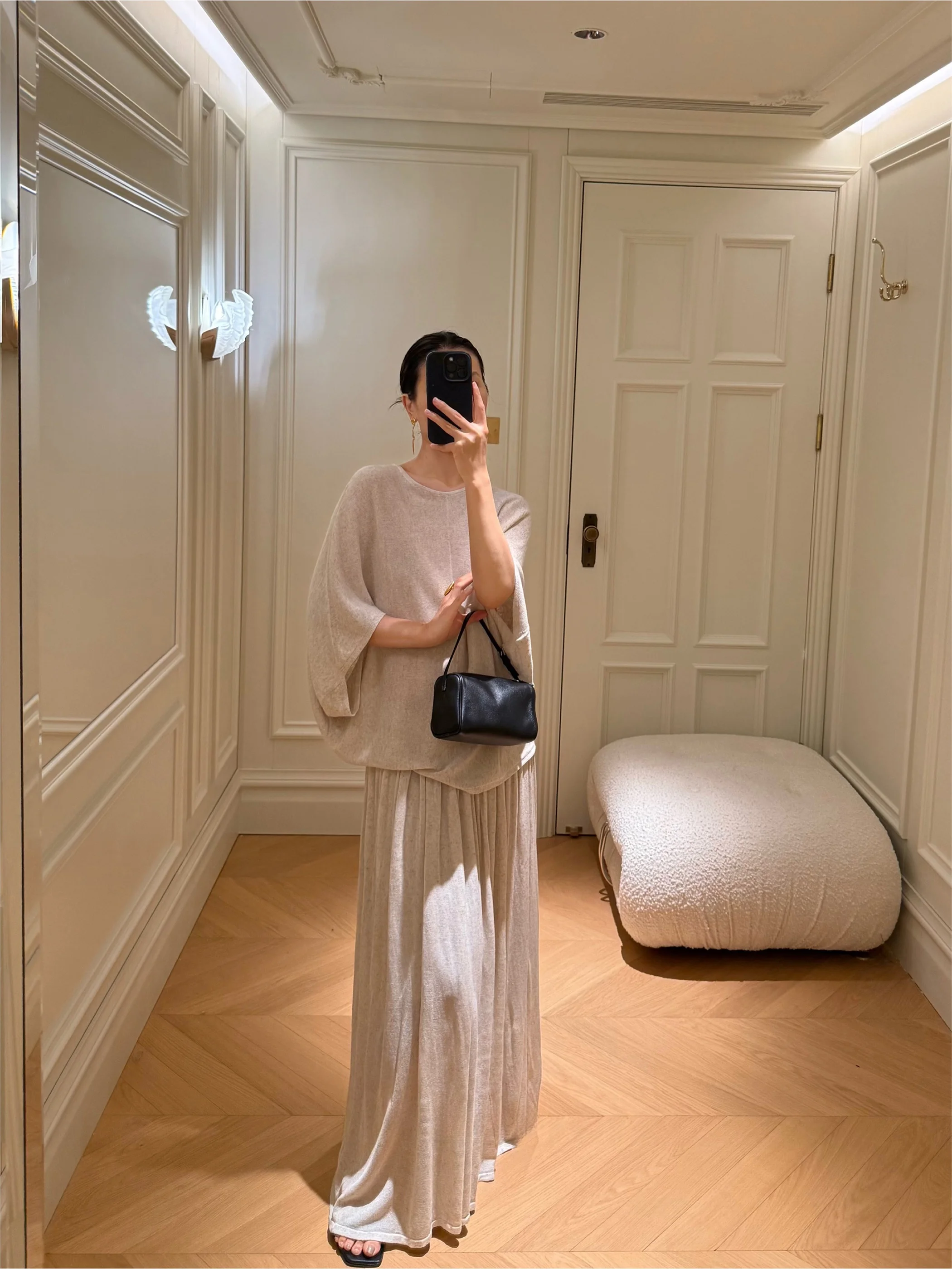 

Официальный комплект DALII: Элегантный льняной топ и пышная юбка свободного кроя для стильных женщин