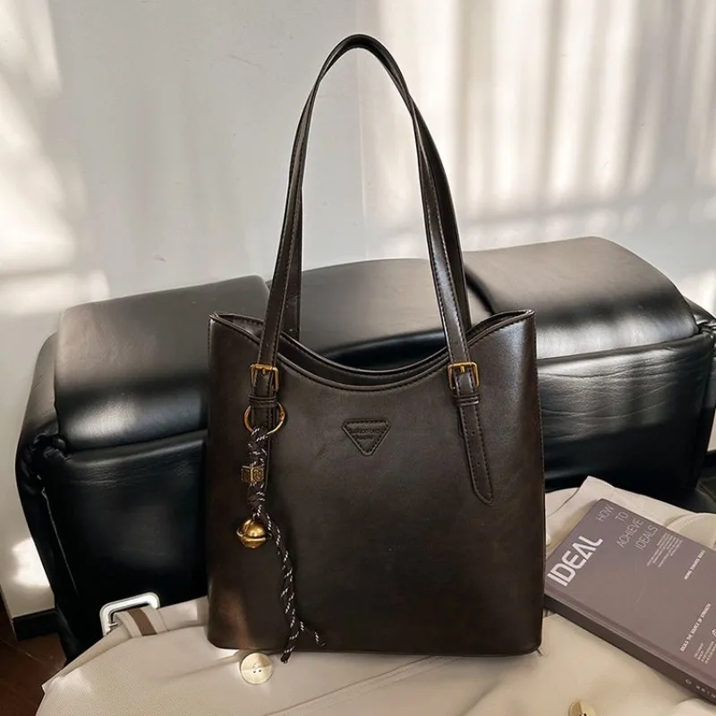 

Unique Retro Fashion Diaper Bag For Women Luxury Crossbody Handbag Elegant Leather Tote With Letter Logo Large Capacity Simple