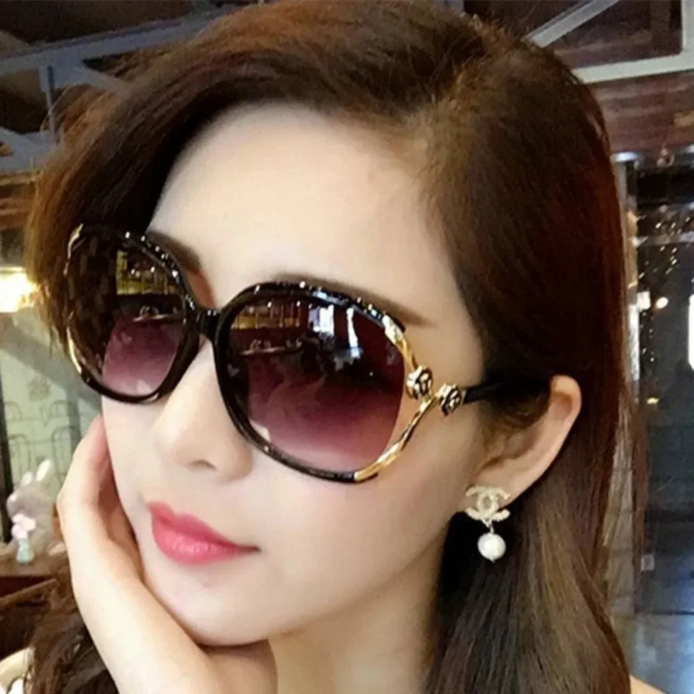 

New Vintage Woman Camellias Oval Shape Sunglasses Fashion Brand Designer Sun Glasses Trendy Street Shoot Shades Gafas De Sol