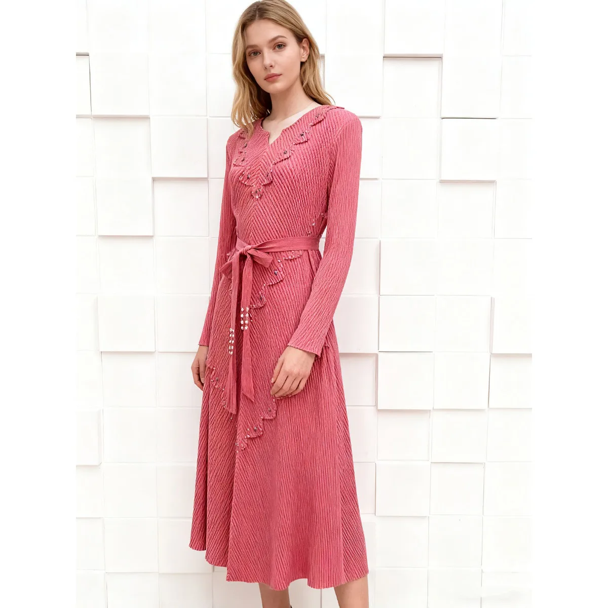 

Loose Long Sleeve Dragon Scale Pleated Draped Pearl Embellished Women's Dress Romantic Flounce Traditional Chinese Style