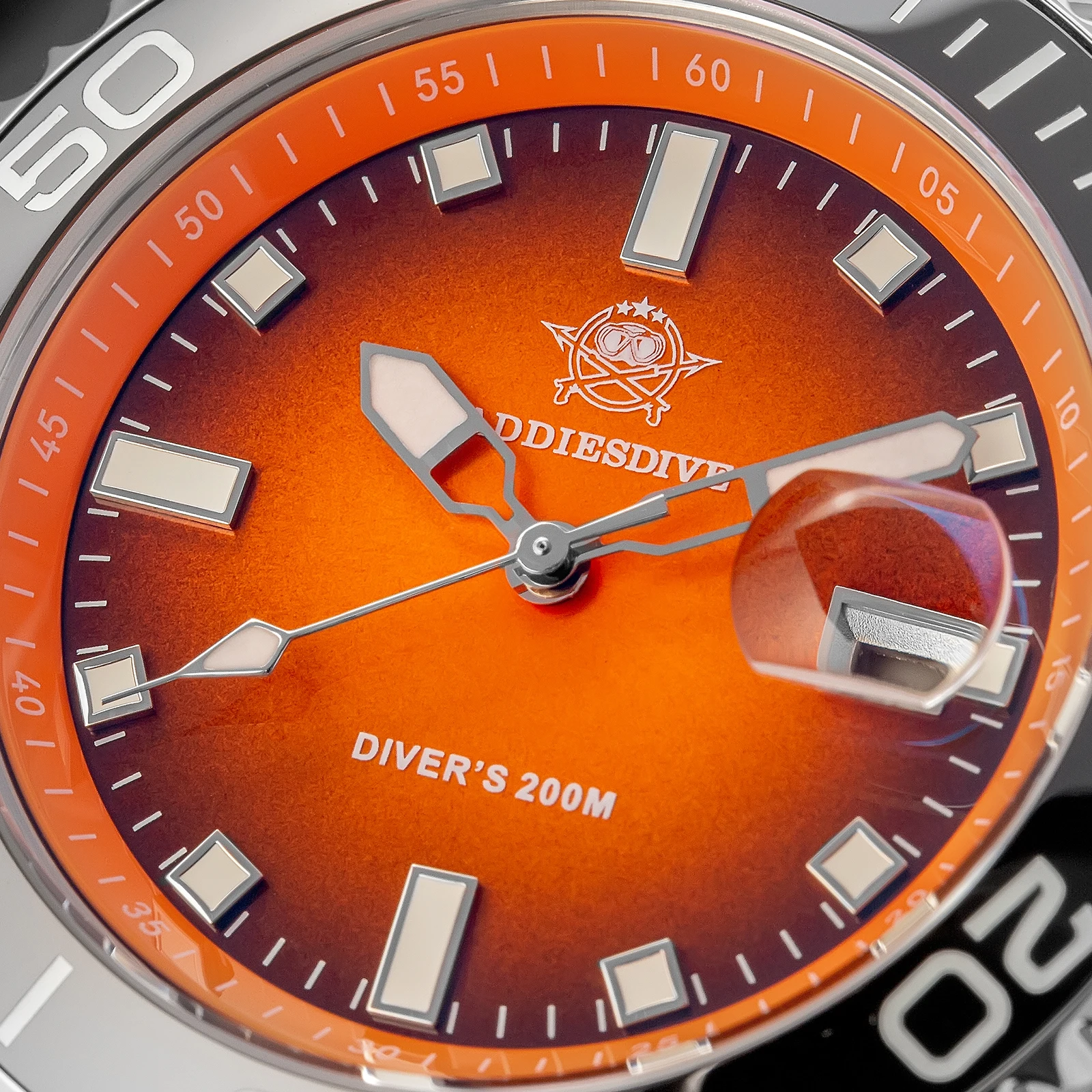 ADDIESDIVE Top Brand NEW Diver Watch For Men Waterproof Luminous Quartz Wristwatch Green/Red/Orange Dial Stainless Steel Watches