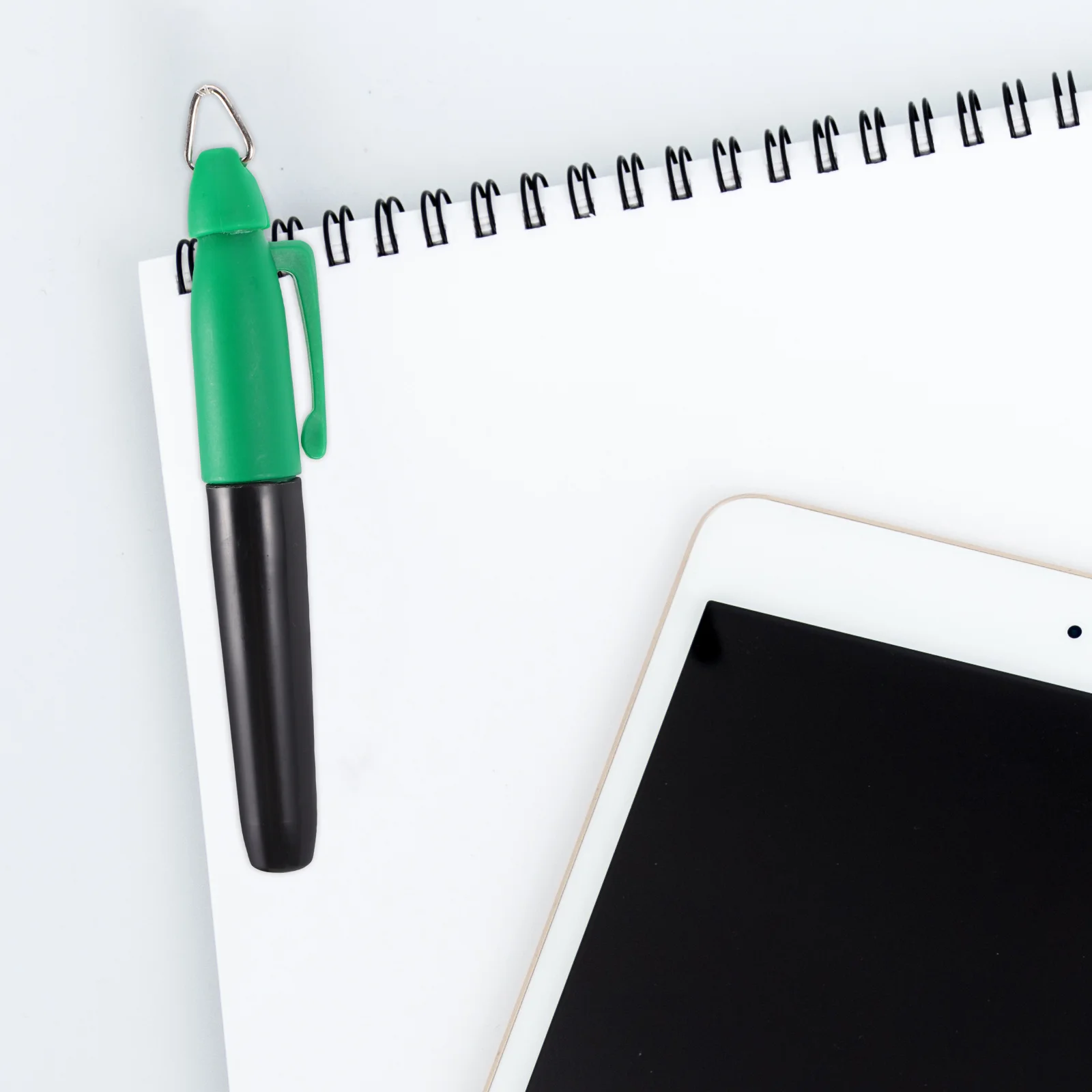 4 قطعة كرة جولف خط أقلام خطاط (ماركر) مثلث هوك كليب تصميم سهل الحمل كرة جولف محاذاة علامة وضع التدريب