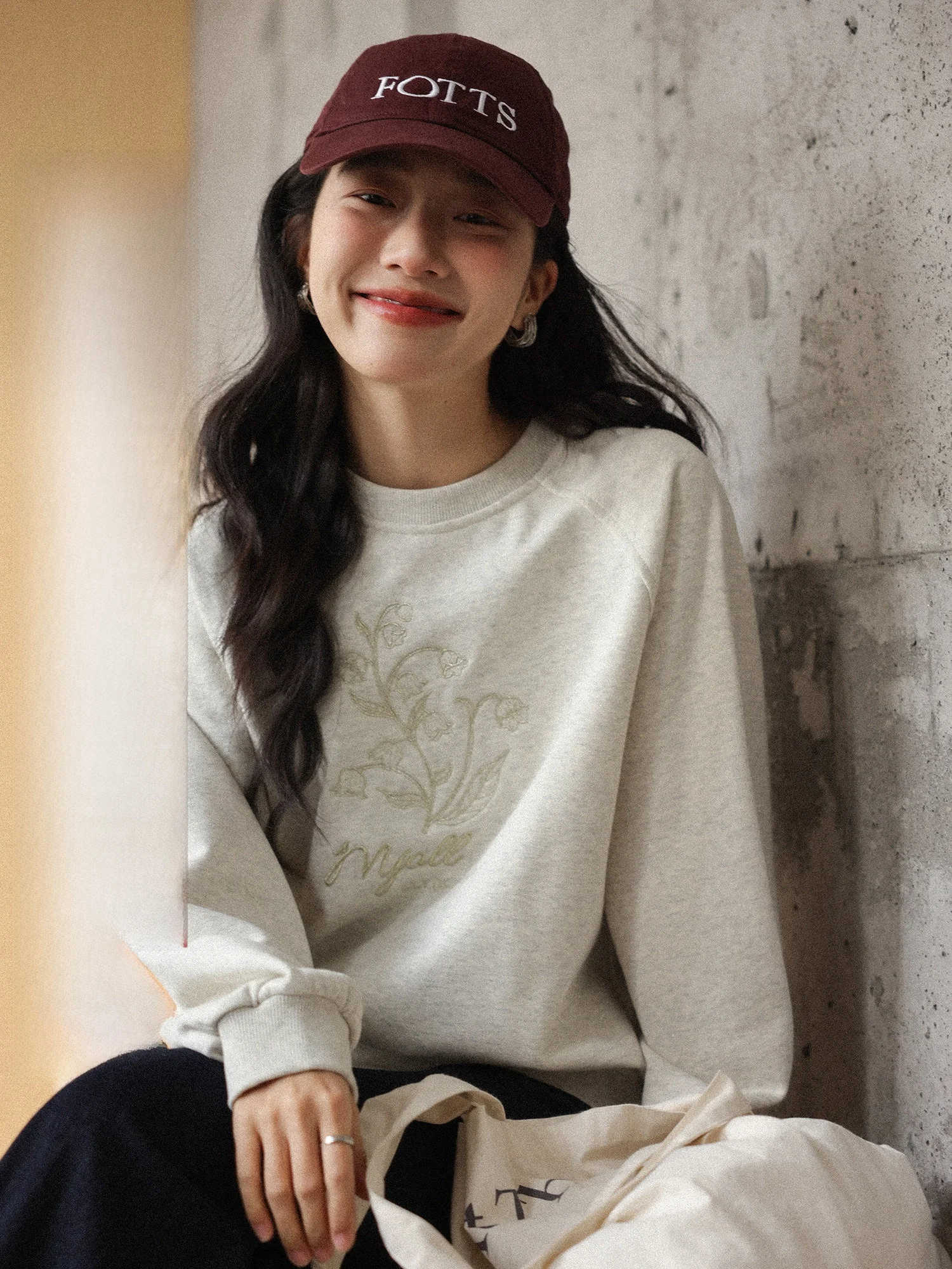 

Ladies round Ne Hatl Sweatirt Embroidered Print Casual Sle Spring New Korean Faion Comfortable Lazy Sle Top