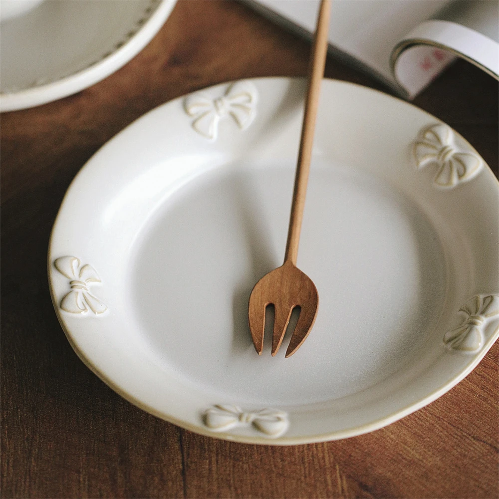 Picture 6: Western Style Ceramic Plates Kitchen Supplies Salads Pizza Plates Home Decor White Relief Soup Plates Rice Bowls Tableware