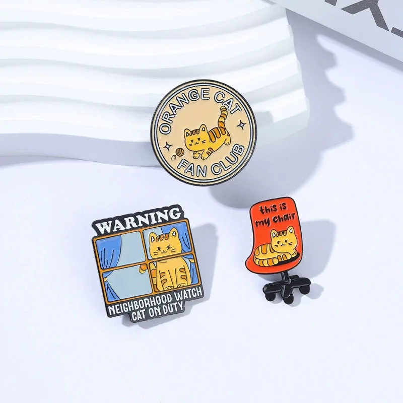 Warning Neighborhood Watch Cat On Duty Enamel Pin Orange Cat Fan Club Vintage Brooches Lapel Badge Jewelry Gift for Friends
