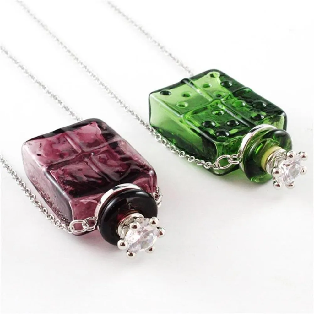 Vintage Square Perfume Essential Oil Bottle Pendants Fashionable Fragrant Glass Bottle Necklace Jewelry