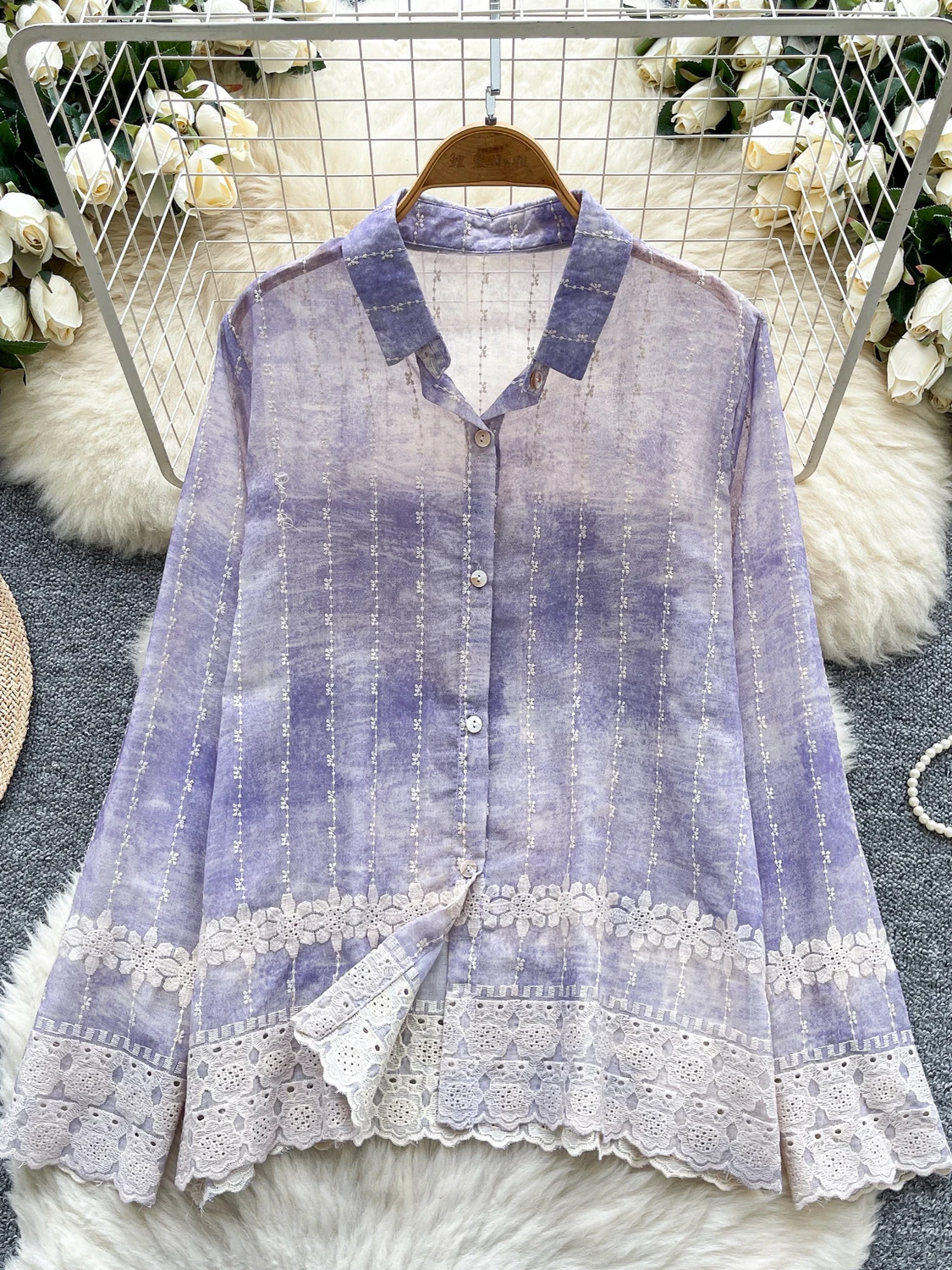 

Slim Fit Long Sve irt Women's Faionable Vintage Embroidery Hollow out Heavy Embroidery Single Button New Autumn Wear