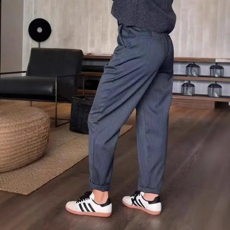 

Женские прямые брюки с высокой талией в полоску, средней длины (7/8 или 5/8), без бренда, без зарегистрированной торговой марки