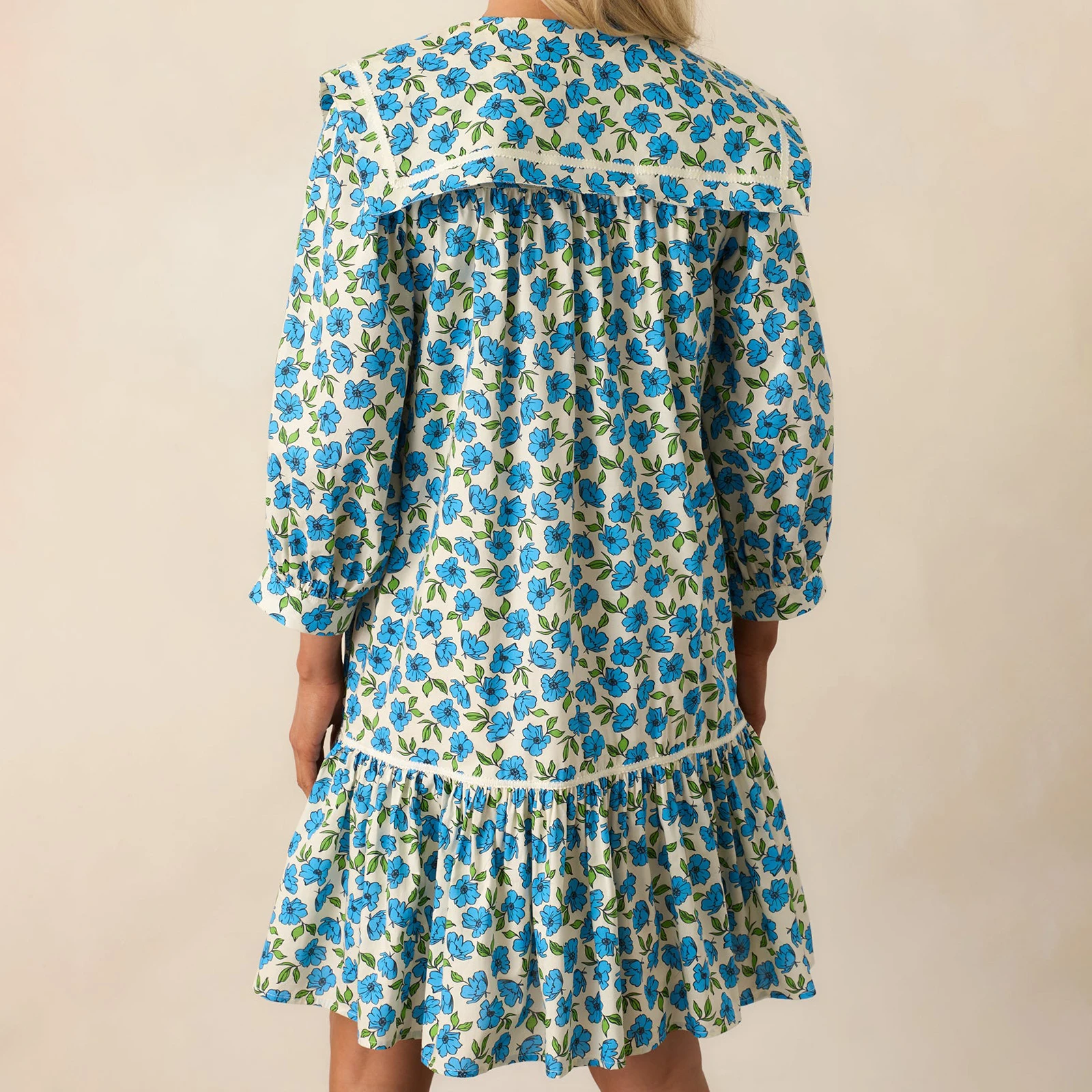 Damska Jesienna Sukienka Boho w Kwiaty Krótka Bufiaste Rękawy Zwiewna Sukienka Babydoll Dekolt V Sukienki Koszulowe z Marszczeniem Sukienka Mini w Stylu Bohemy