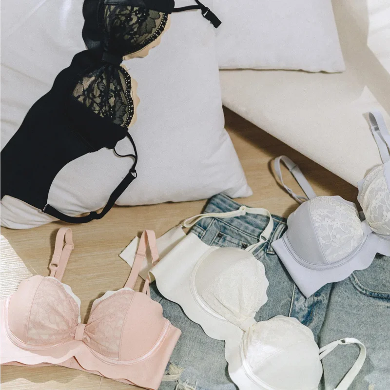 Reggiseno a mezza coppa in pizzo per donna con seni piccoli che mostra un set di reggiseno push-up sexy anti-cedimento con coppia grande e chiusa