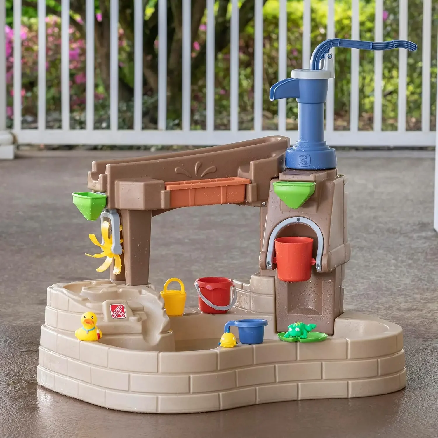 ปั๊ม & Splash Discovery Pond Water Table, สระว่ายน้ํากิจกรรมทางประสาทสัมผัสน้ําสําหรับเด็ก, ของเล่นกลางแจ้งฤดูร้อน, อุปกรณ์เสริมของเล่น 10 ชิ้น, สําหรับ