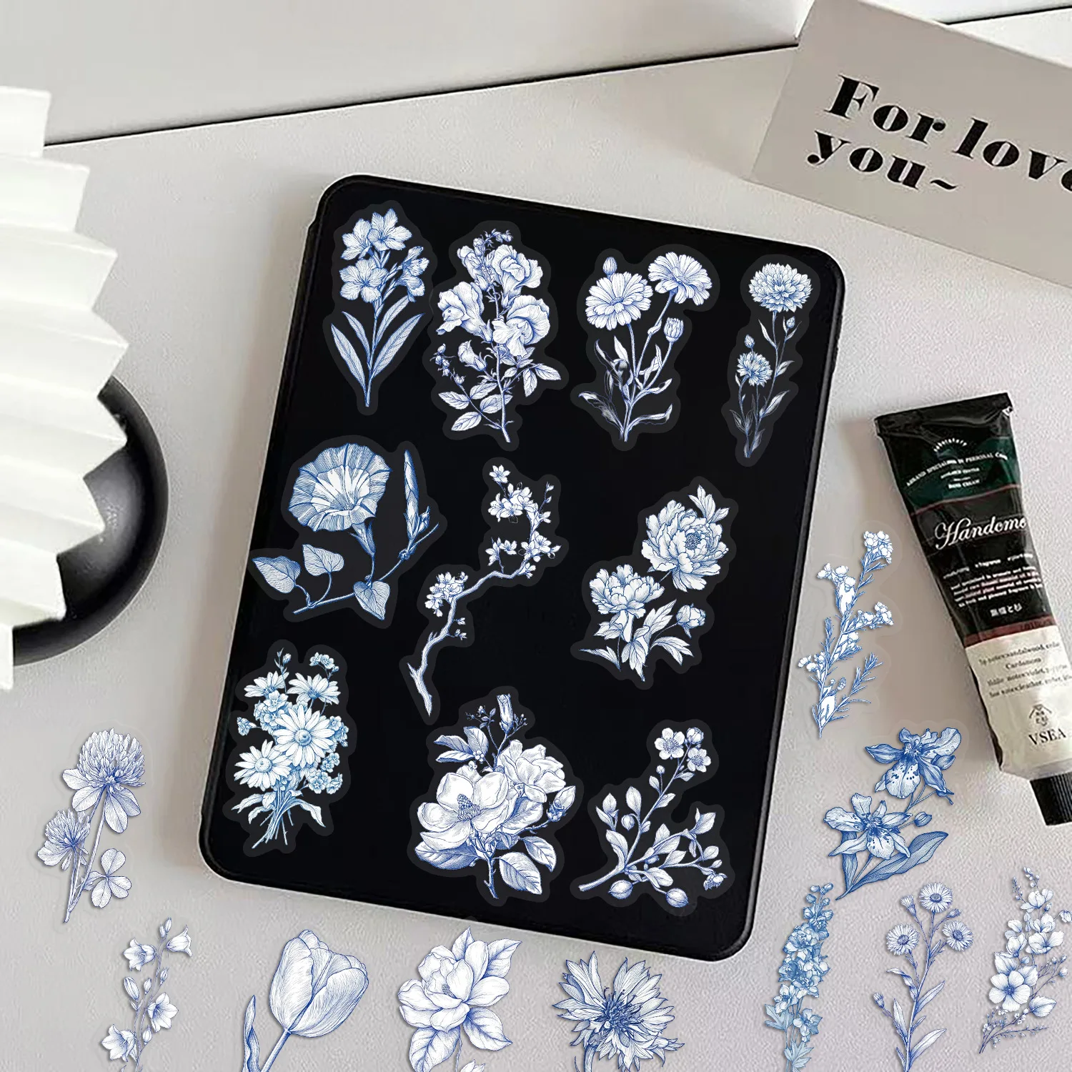 50Pcs Blue and White Flowers Graffiti Stickers Aesthetics Flowers Transparent Decal DIY Luggage Phone Guitar Cup