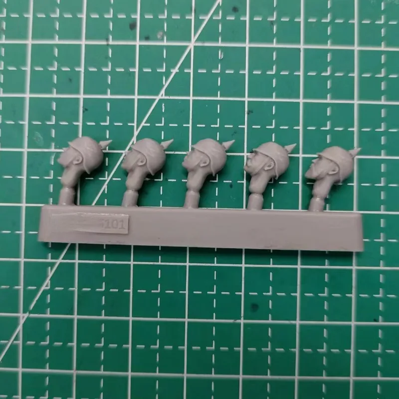 1/35 Scale Die Casting Resin Soldier Head Model Kit 5 Heads Unassembled and Unpainted 023X