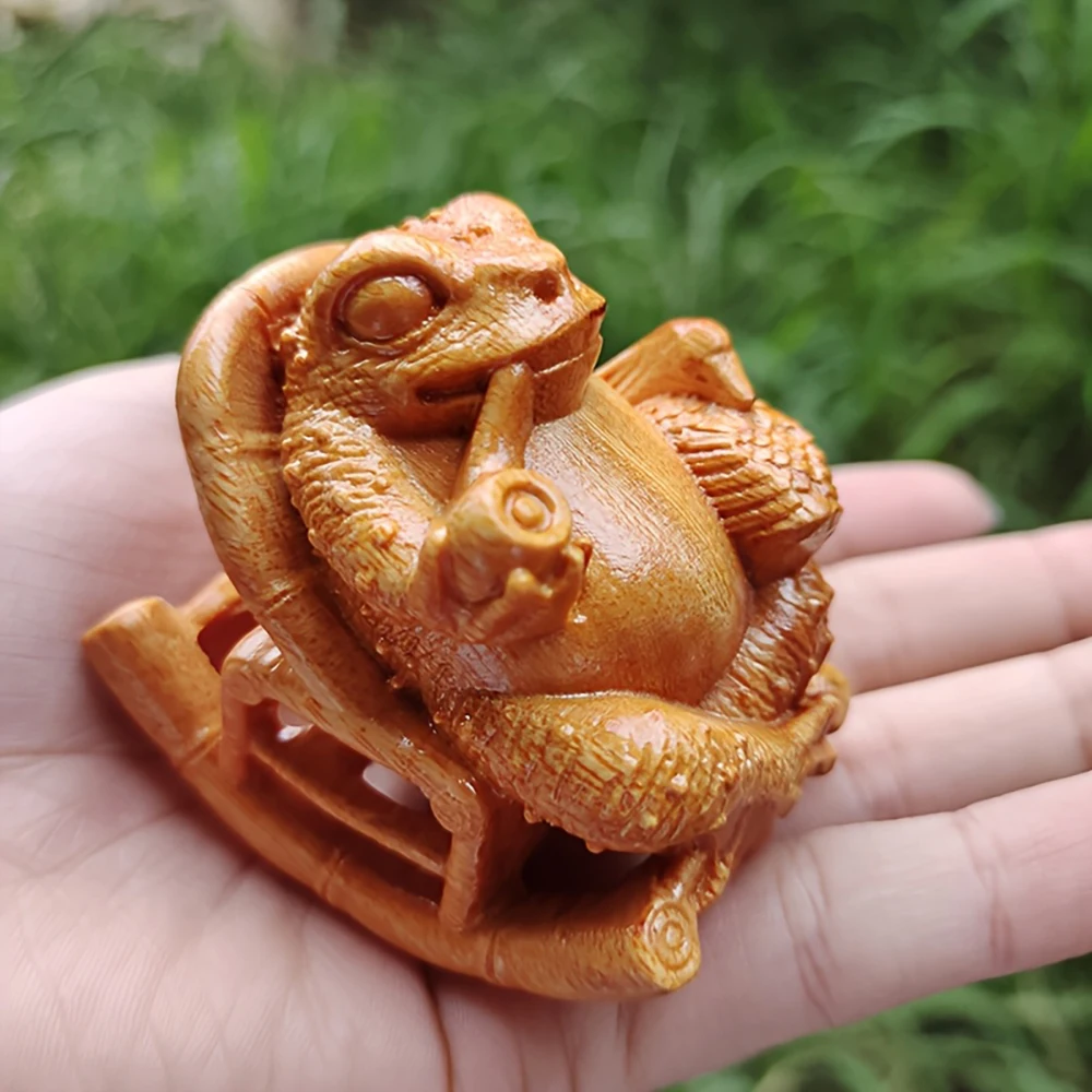 1pc Sandalwood Recliner Toad Wooden Carved Sandalwood Recliner Toad Creative Ornament for Decorating Indoor Tea Tables and Entryways