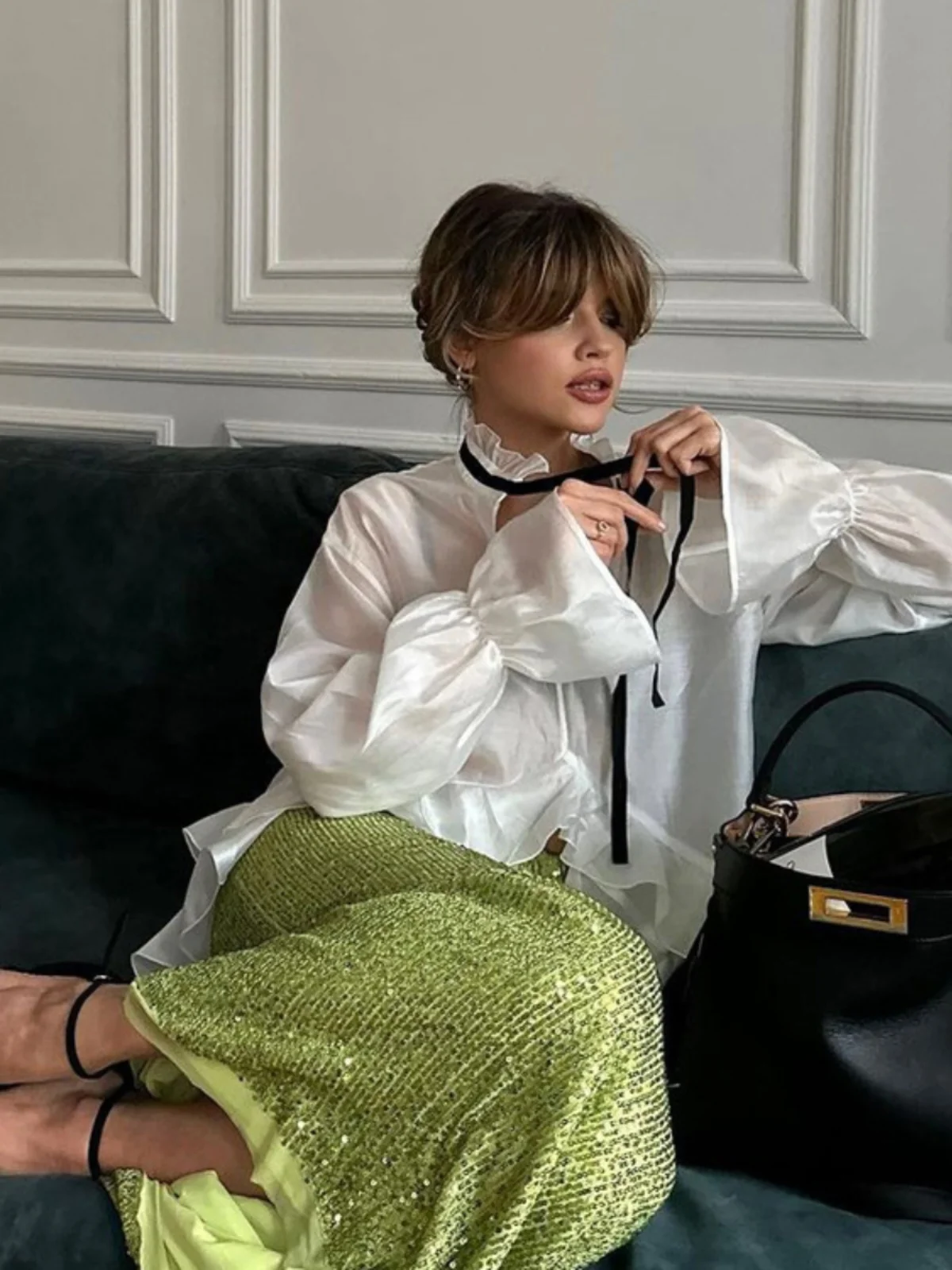 Sexy, doorschijnende blouse met wijde mouwen, Franse stijl, losse pasvorm, lange mouwen, hoge kraag, kleurige T-shirt van acetaatvezel