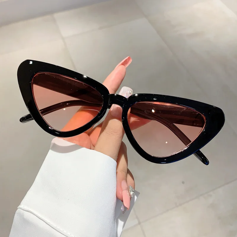 Vintage Brand Designer Triangle Cat Eye Sunglasses Women Sun Glasses For Men Trend Punk Fashion Luxury Rivet Sexy Ladies Shades