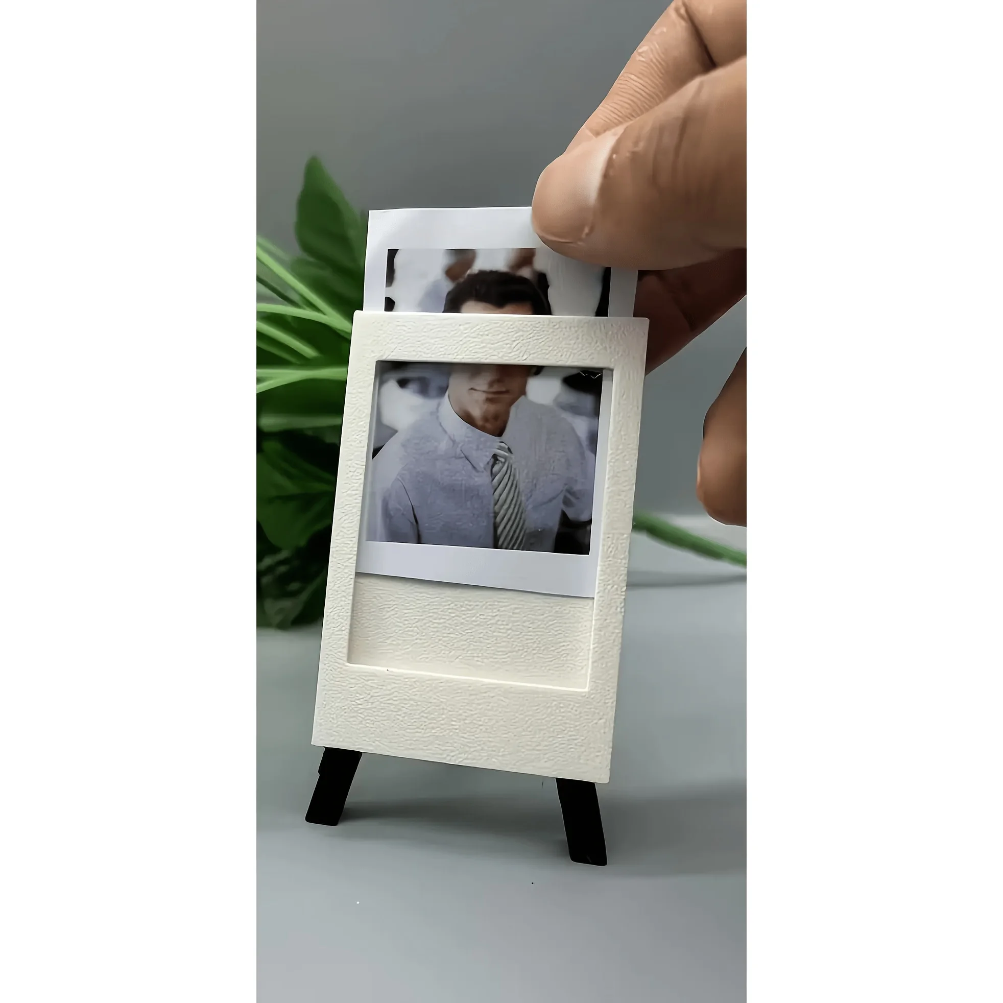 1pc White Mini Photo Frame, Easel Desktop Picture Holder, Reusable Tabletop Decor, Ideal Gift for Birthday, Anniversary & Holid