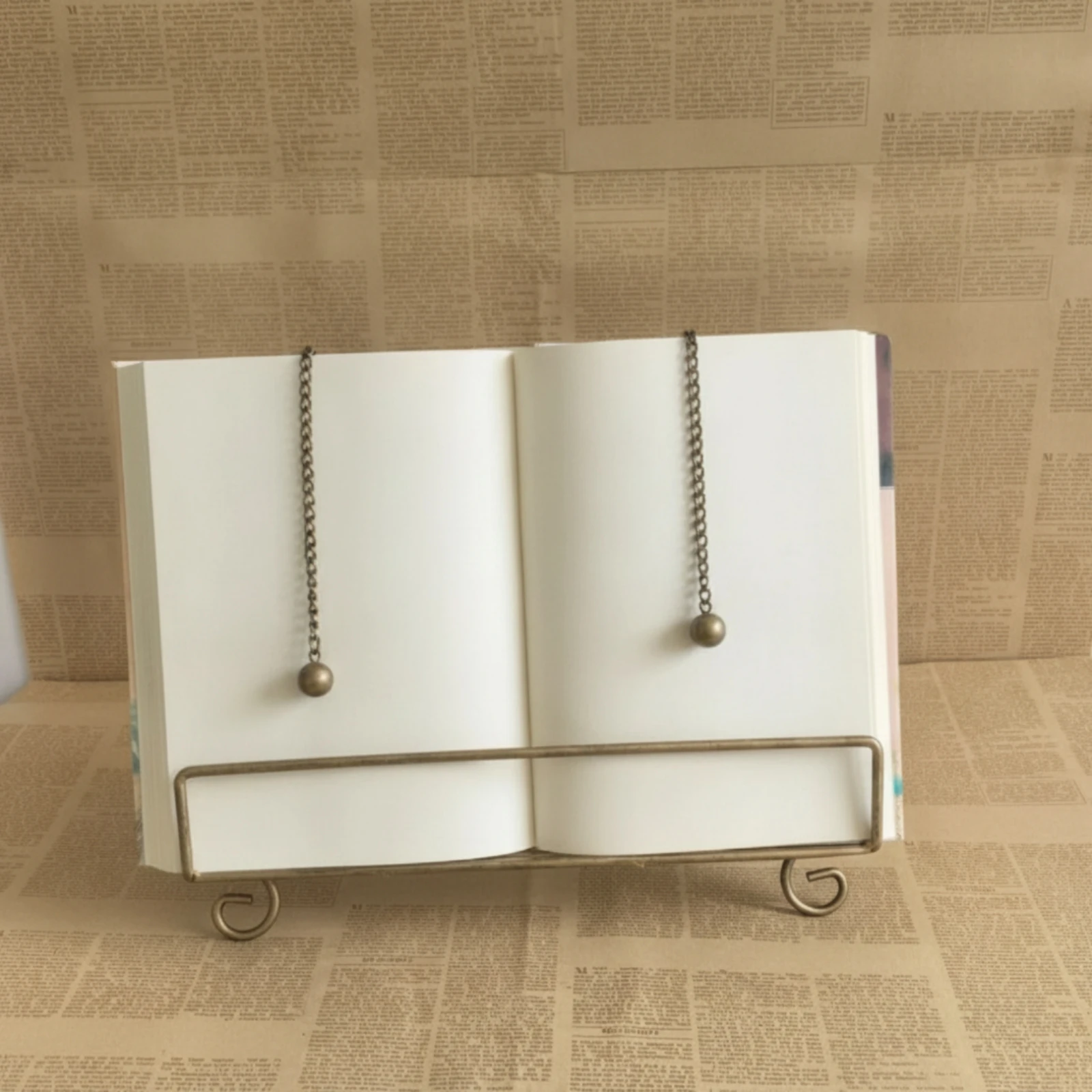 Book Stand with Weights No-Assembly Iron Book Stand Decorative Metal for Readers, Home Library, Desk