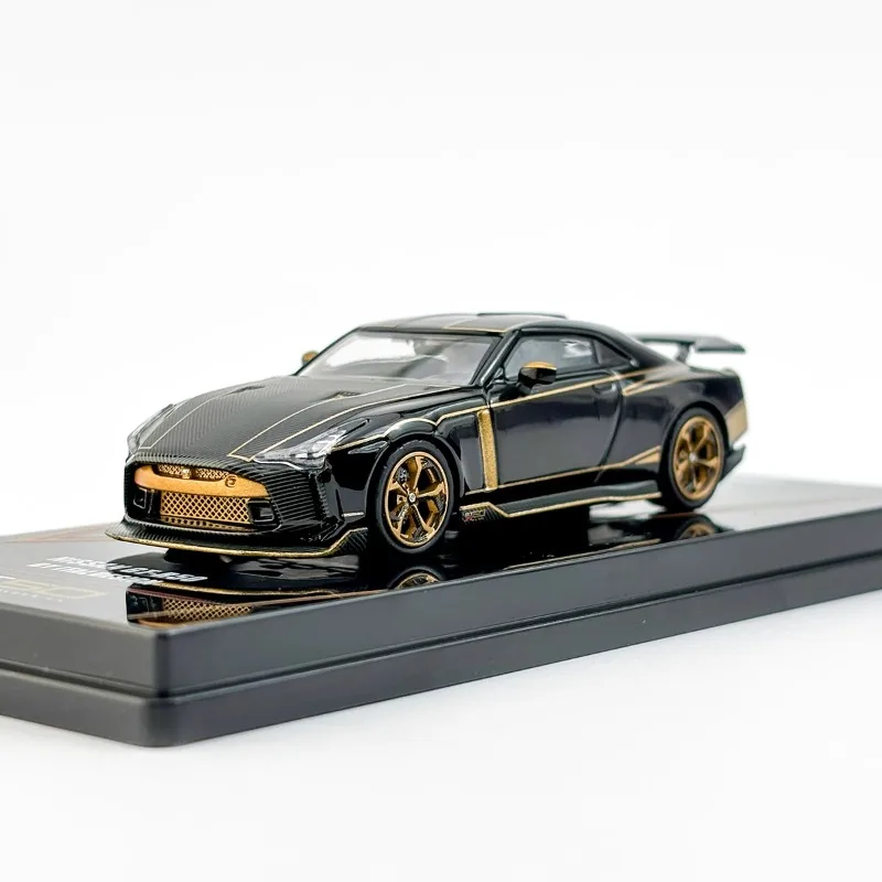 En stock 1:64 NISSAN GTR 50th Anniversary modelo de coche de aleación de simulación fundida, juguete de regalo del festival para niños, artículo decorativo para adultos.