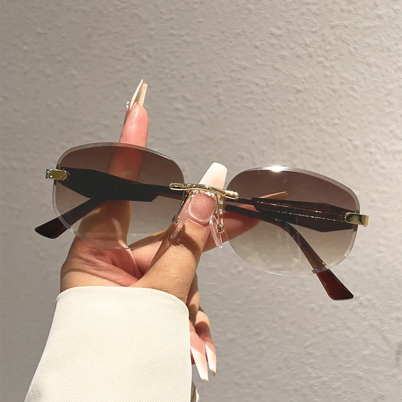 Unisex Fashion Rimless Oval Frame UV400 Sunglasses Outdoor Driving Street Style Eyewear High Quality Fishing Sunscreen Glasses