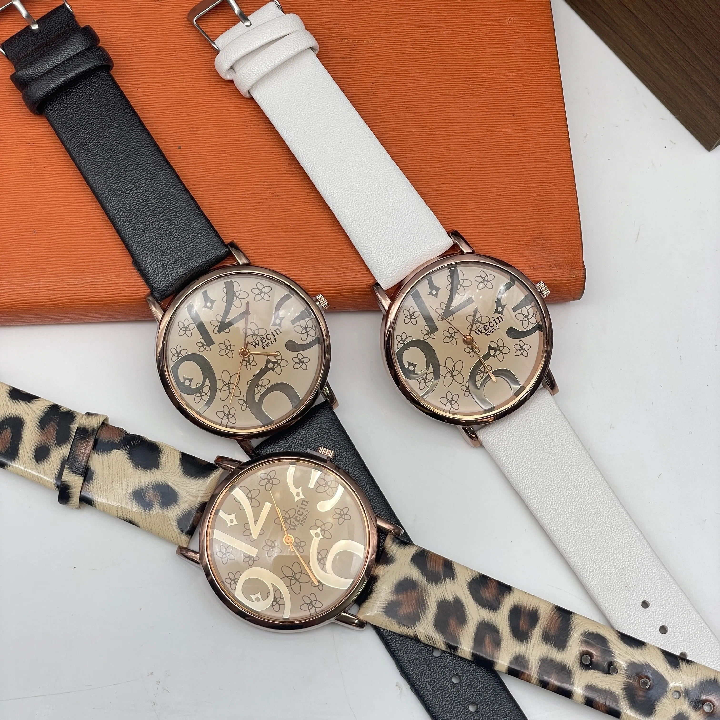 Fashion lady personality leopard print watch with creative font dial gift watch