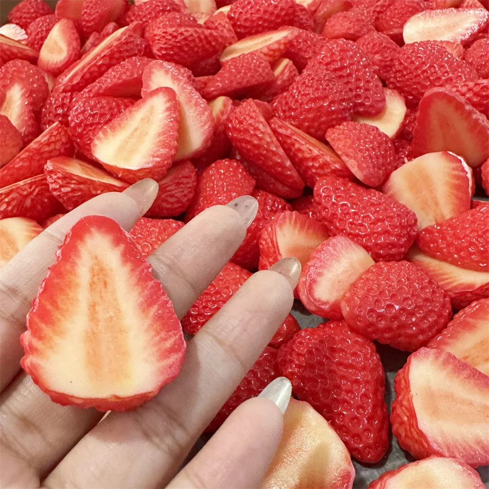 

PVC Hard Fruit Accessory Half of the Wntire Strawberry UV Print Pulp Transverse Texture Bluk Video ASMR Sound Props 1.6INCH DIY