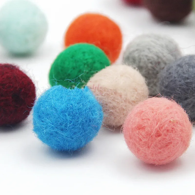 10pcs 2cm DIY Wool Felt Balls Handmade Felt Craft Supplies Wedding Party Wool Felt Ball Accessories