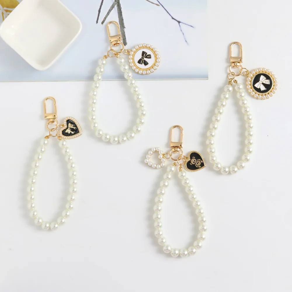 Retro Pearl Breloki do kluczy dla kobiet Torba Plecak Ozdoba Brelok Metal Okrągła zawieszka Telefon komórkowy Breloczek z koralików Biżuteria DIY