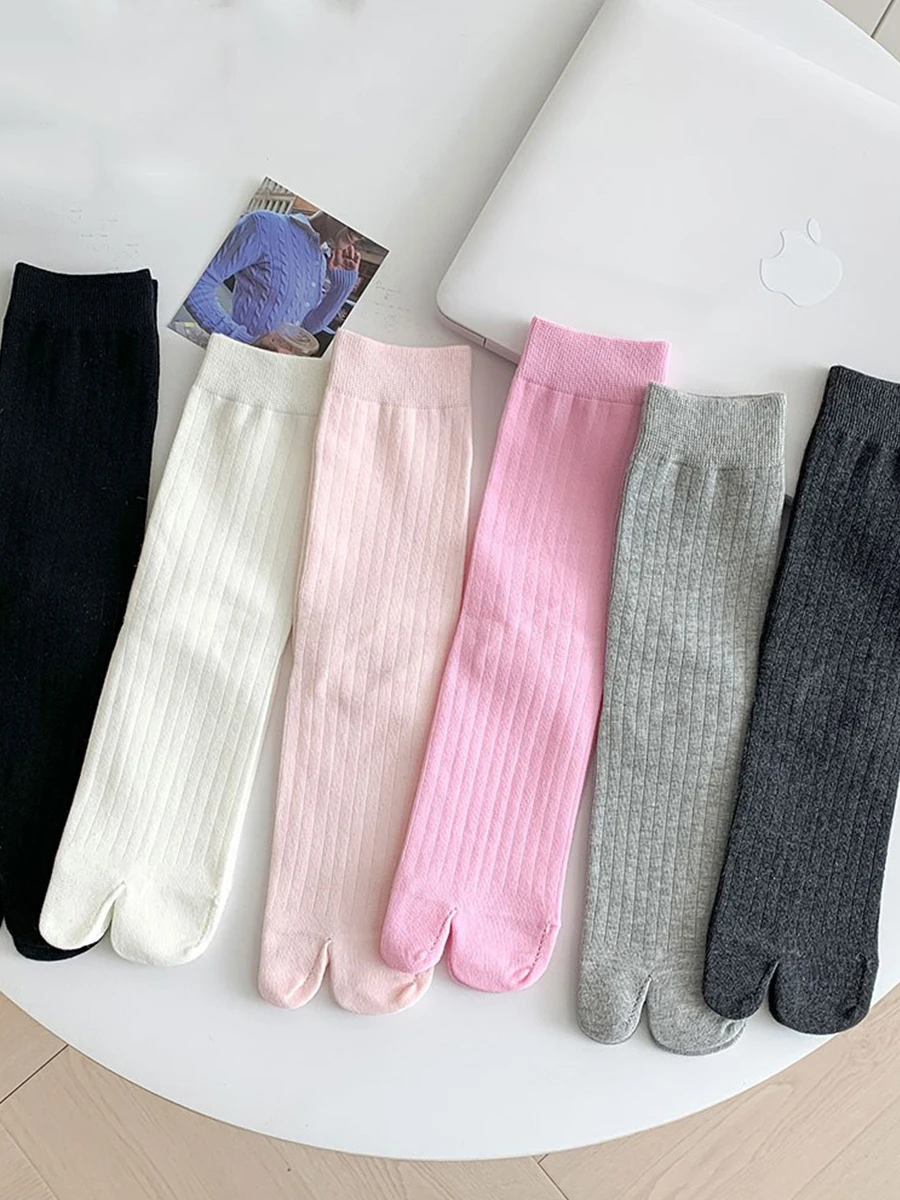 3 Paar Herren- und Damen-Herbst- und Wintersocken, modisch, weich und geruchsdicht, einfarbig, vertikale Streifen, zwei Zehen, mittlere Röhrensocken3