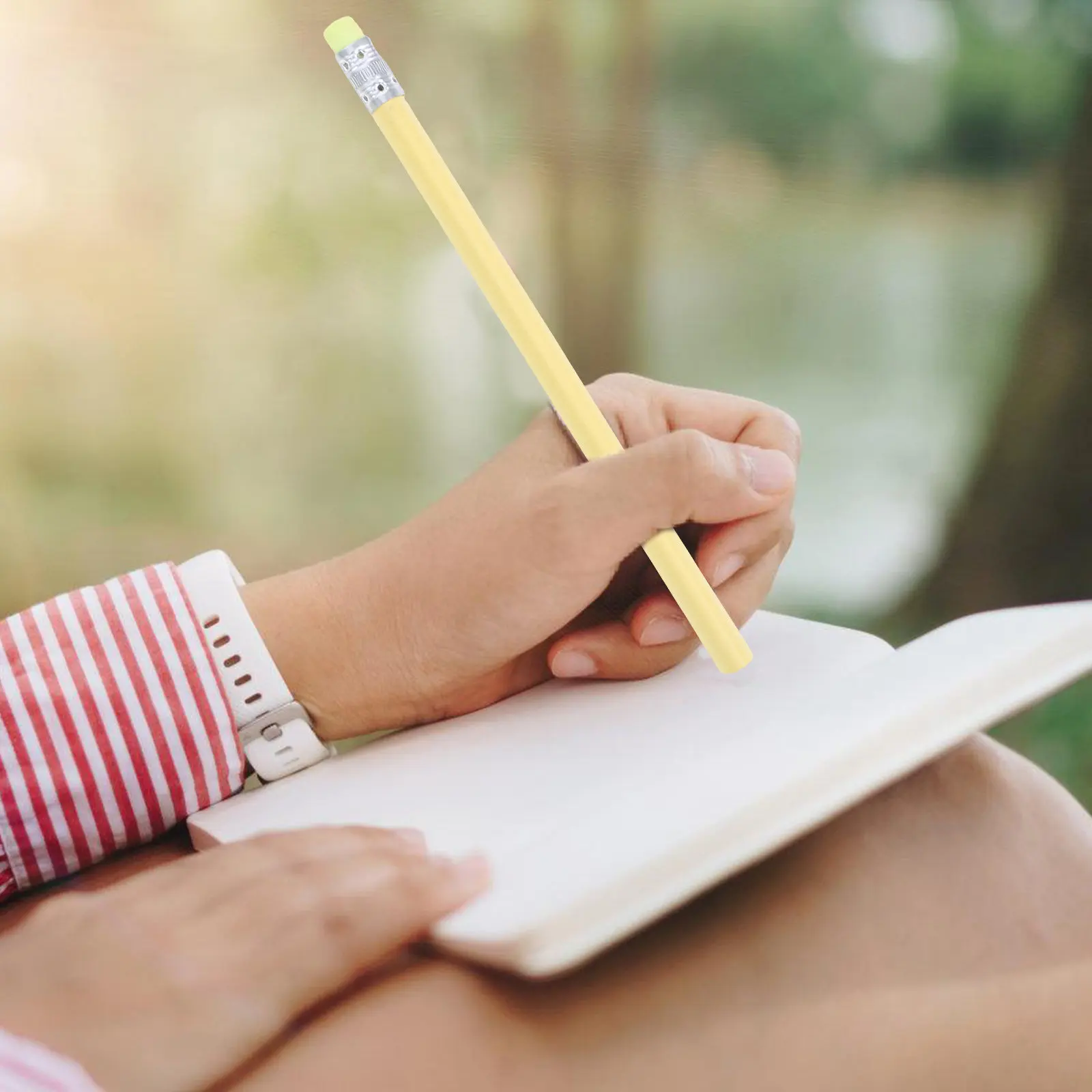 

50 шт. деревянных треугольных карандашей с ластиками для начинающих школьников и детского сада, заточенные мини-карандаши для гольфа, для письма и рисования